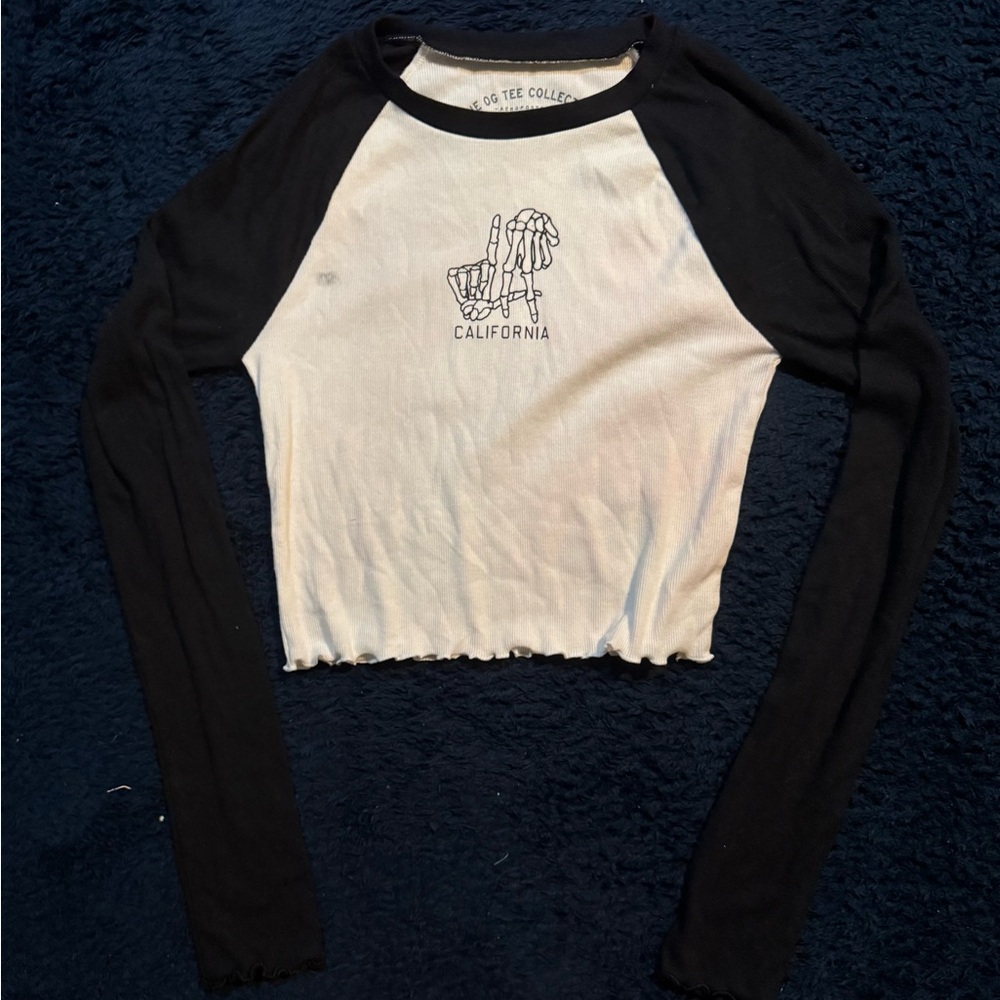 Black and White Graphic Raglan Top